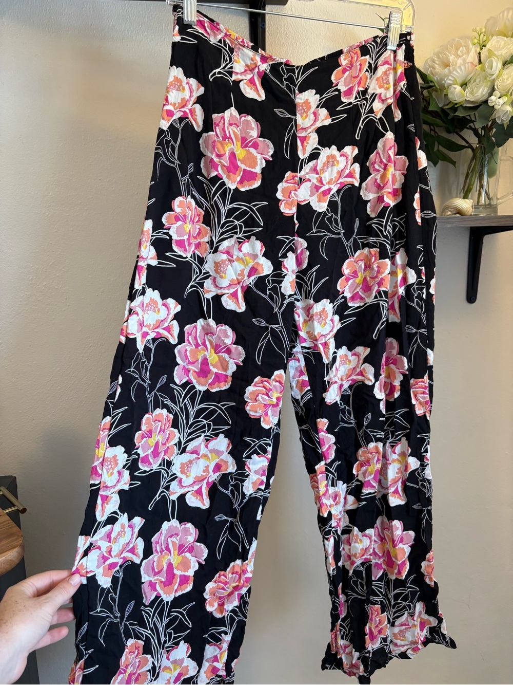 Roxy Black And Pink Floral Boho Flowy Beach Pants With Elastic Waist Size Medium - Picture 3 of 7